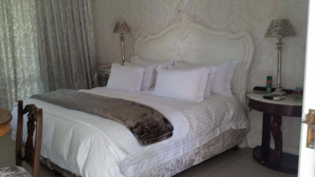 La Riviera Boutique Guesthouse & Spa Aliwal North Szoba fotó