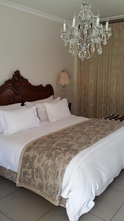 La Riviera Boutique Guesthouse & Spa Aliwal North Szoba fotó