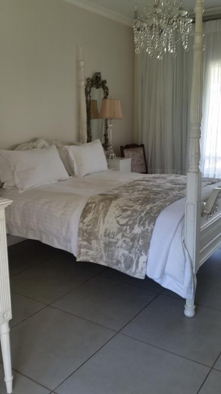 La Riviera Boutique Guesthouse & Spa Aliwal North Szoba fotó